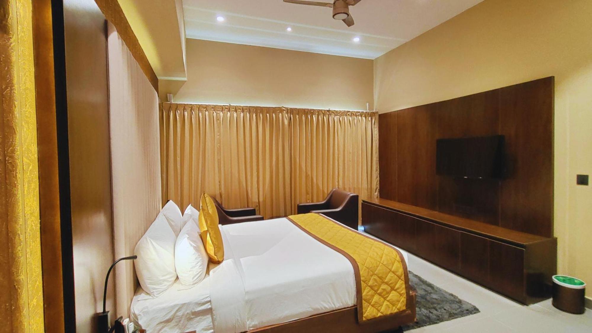 The Aurum Subrahmanya Bagian luar foto